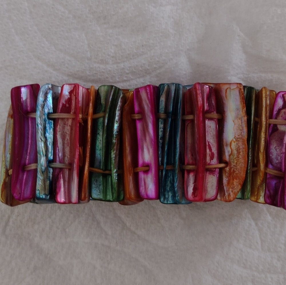 Abalone shell multi colored dyed stretch bracelet. 1.25" w. Boho - Picture 5 of 6